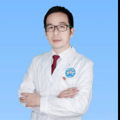 李奕龙